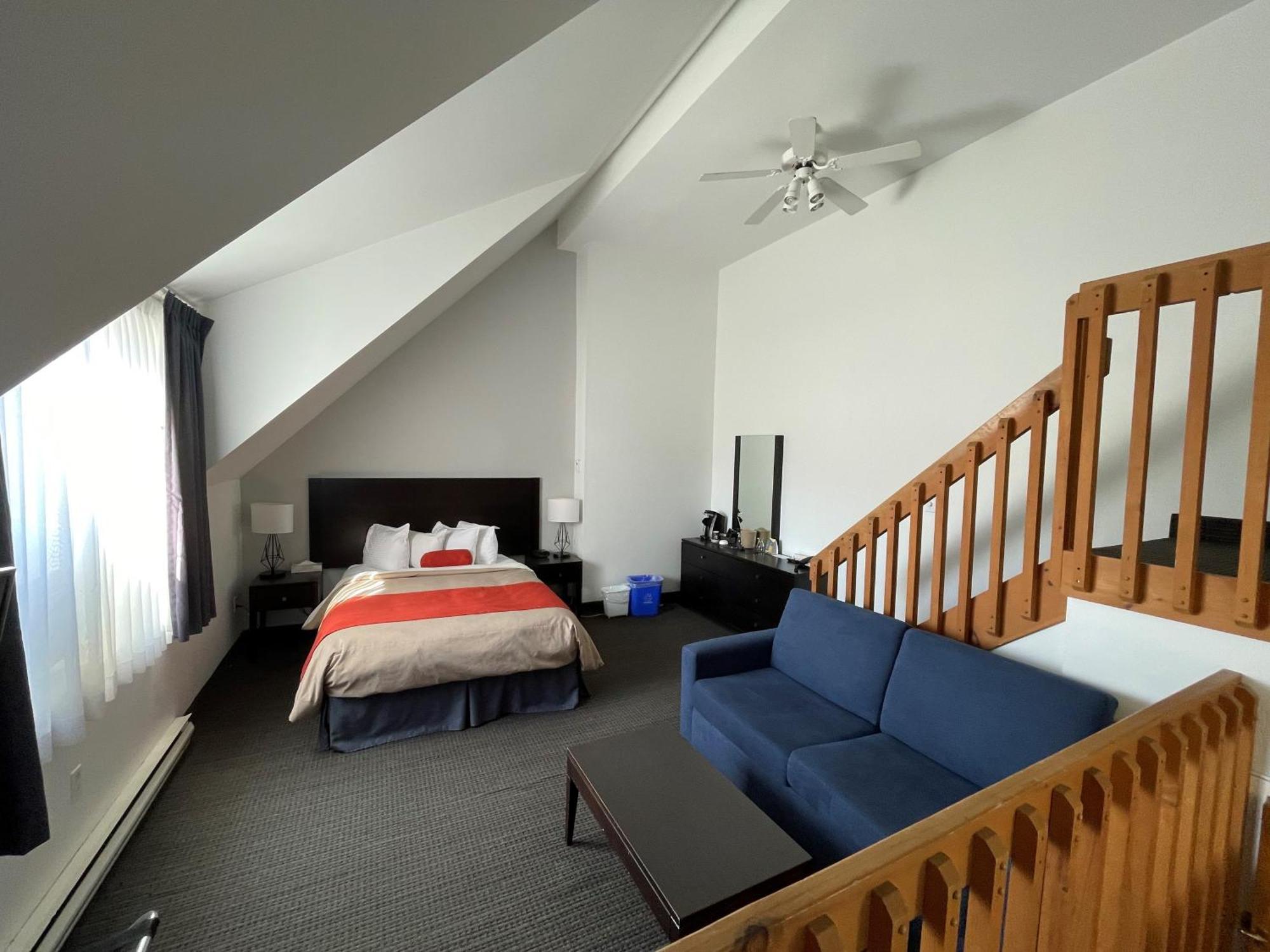 Hotel Vacances Tremblant Mont-Tremblant Bagian luar foto
