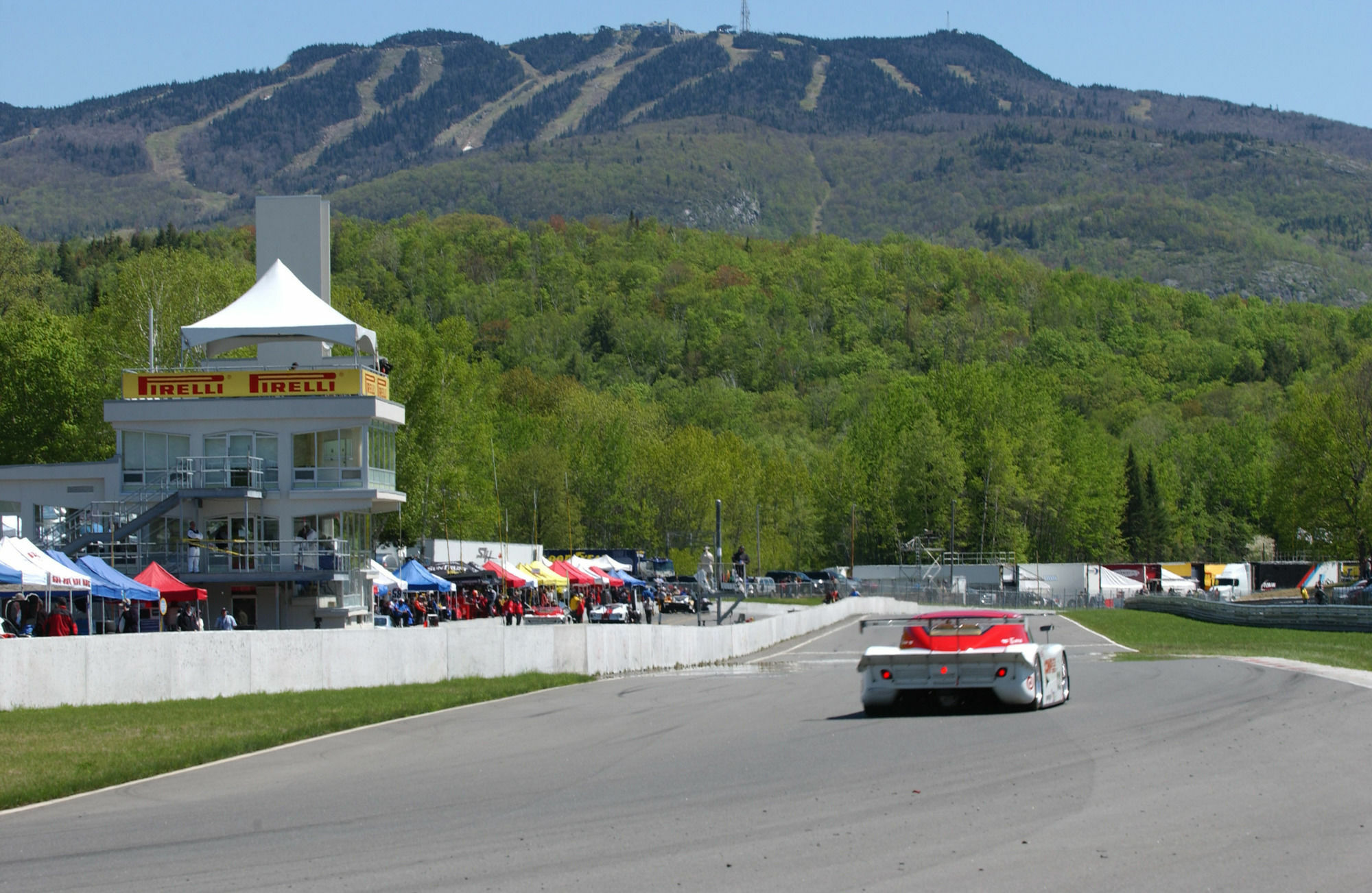 Hotel Vacances Tremblant Mont-Tremblant Bagian luar foto